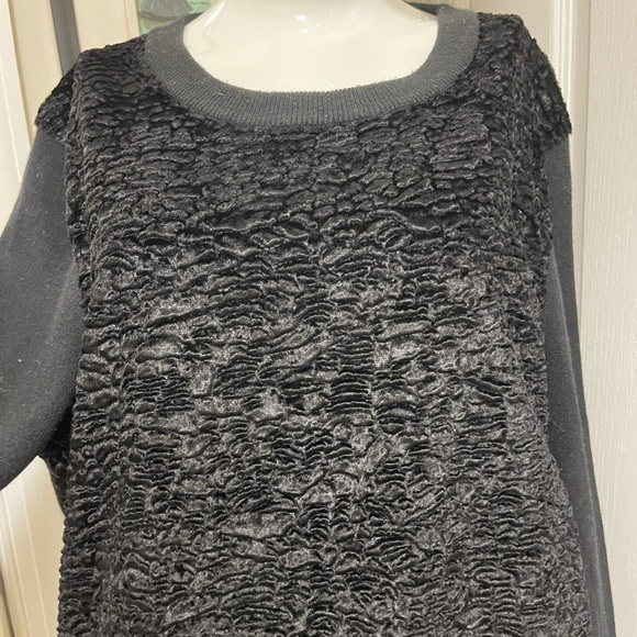 Kate spade black sweater. Looks like Front made with the unique sheep fur. - Picture 12 of 14